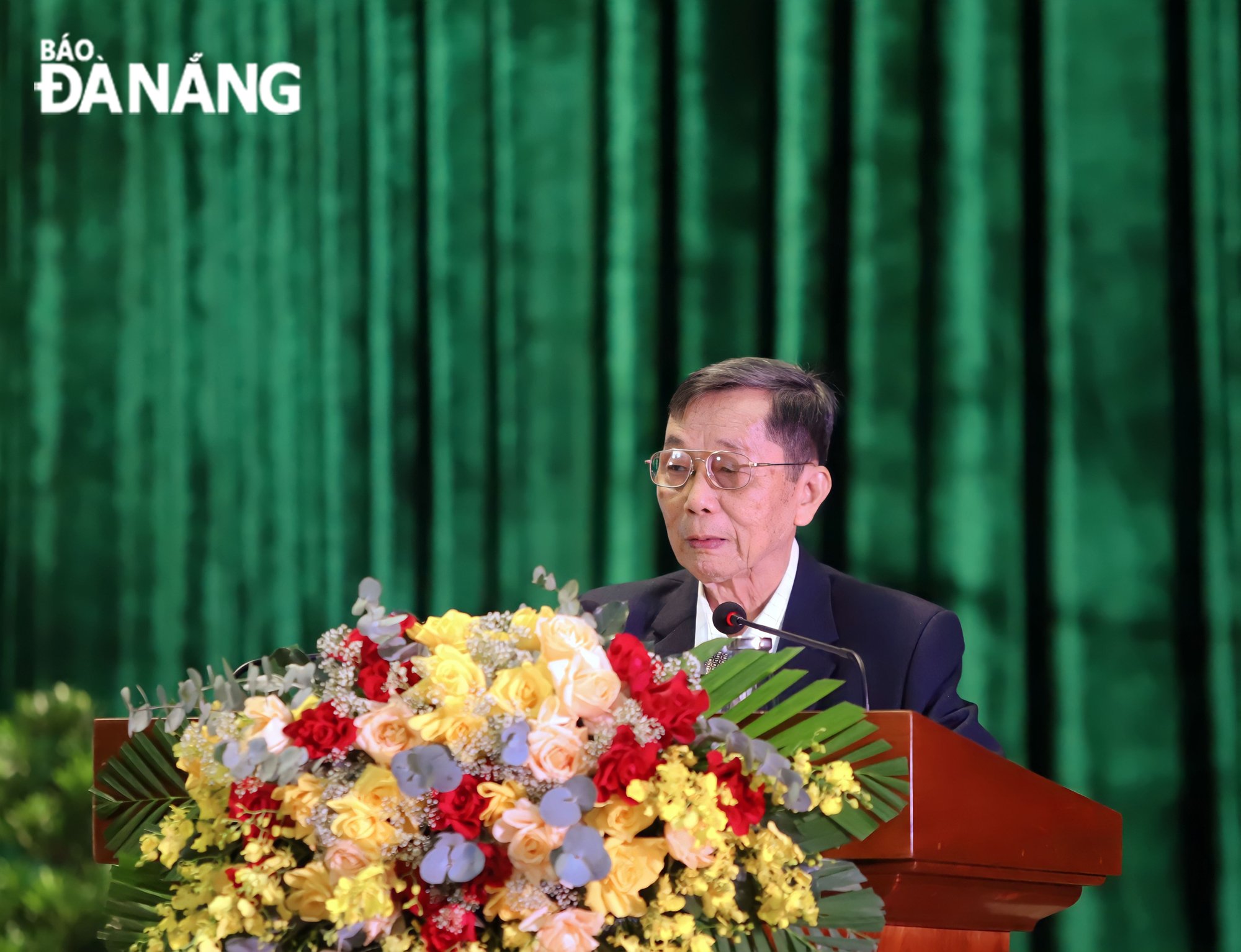 Ông Nguyễn Kháng, Trưởng ban liên lạc Cựu chiến binh Tiểu đoàn 59 phát biểu tại hội thảo. Ảnh: NGỌC PHÚ