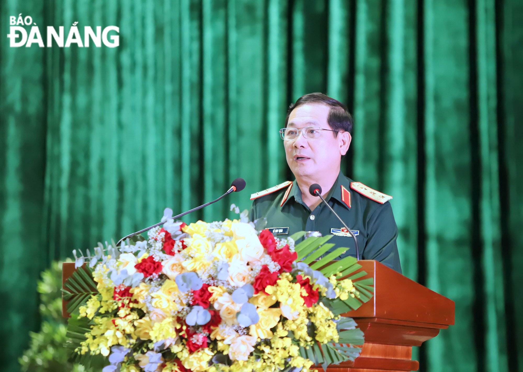 Deputy Minister of National Defence Sen. Lieut. Gen Le Huy Vinh speaking at the event