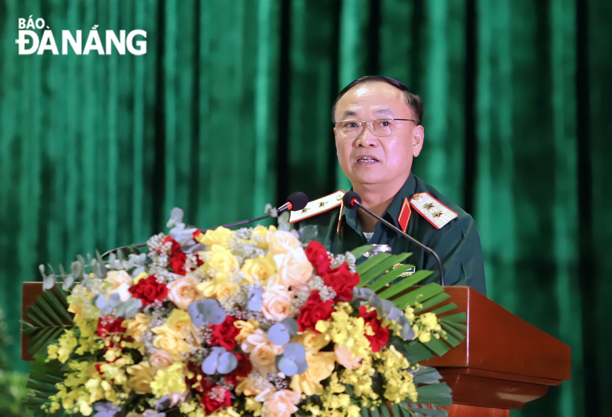 Lieutenant General Thai Dai Ngoc delivering his closing speech at the event