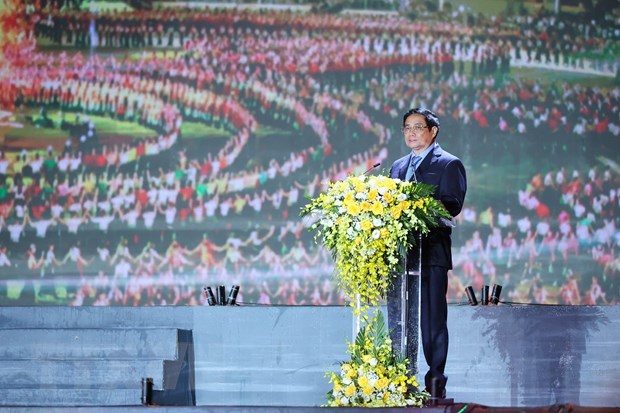 Thủ tướng Phạm Minh Chính phát biểu tại Lễ đón nhận Bằng của UNESCO ghi danh “Nghệ thuật Xòe Thái” vào danh sách Di sản văn hóa phi vật thể đại diện của nhân loại. (Ảnh: Dương Giang/TTXVN)