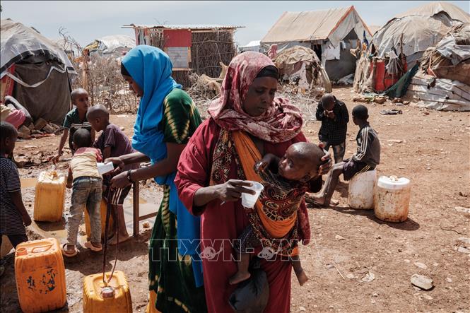 Người dân tại một trại tị nạn ở Baidoa, Somalia, ngày 14/2/2022. Ảnh: AFP/TTXVN