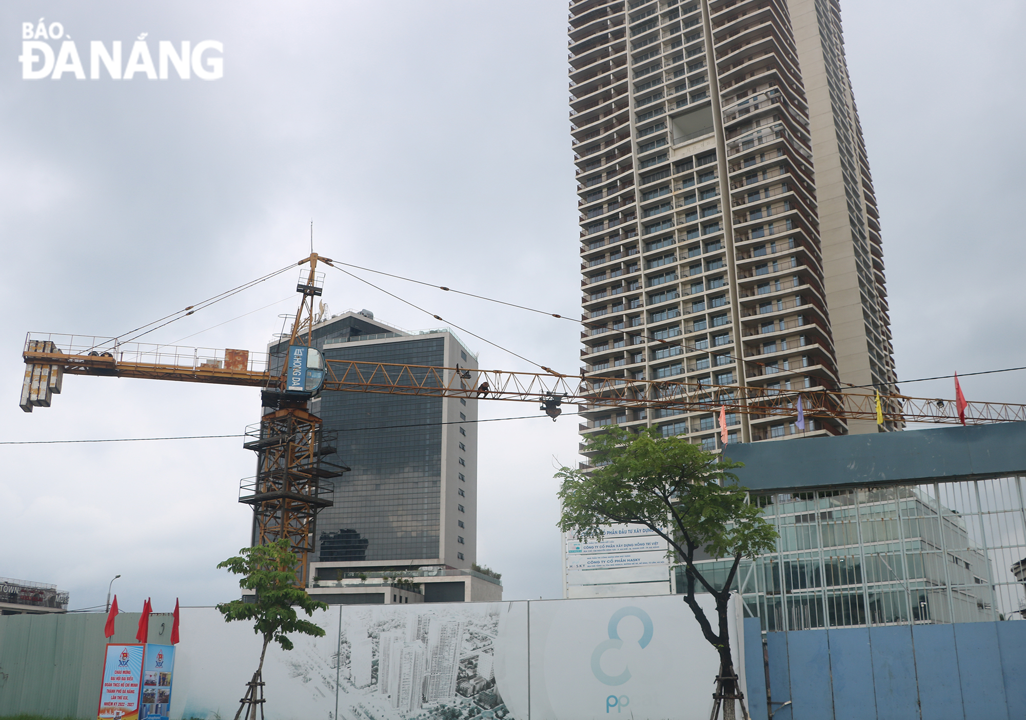 Cranes at construction sites citywide were also lowered to ensure safety of residents. Photo: VAN HOANG