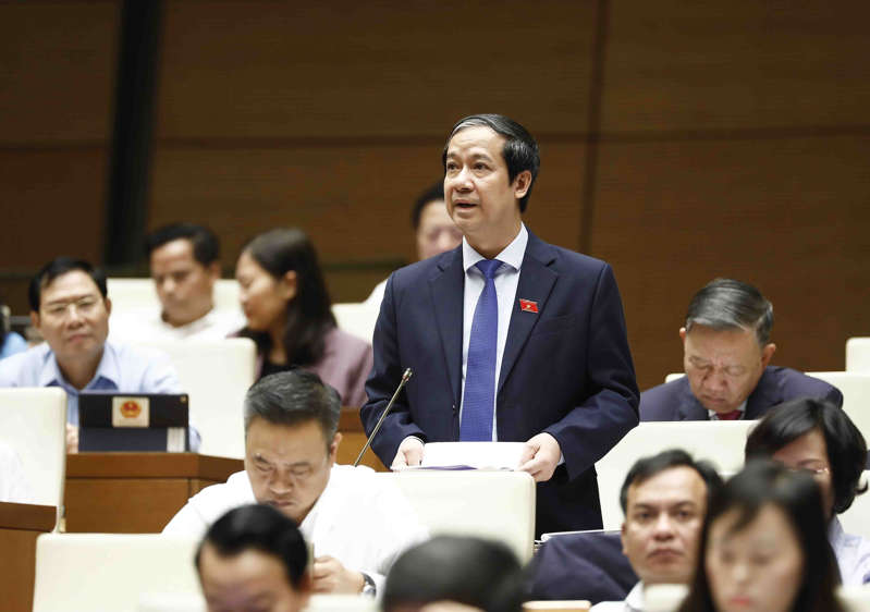 Bộ trưởng Nguyễn Kim Sơn lý giải vấn đề thiếu giáo viên và tình trạng nghỉ việc