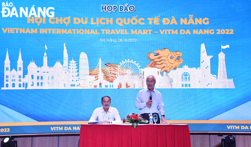 The Viet Nam International Travel Mart-VITM Da Nang 2022  will contribute to promote the tourism imagesof Da Nang, and Central Viet Nam as a whole. In the photo: the organizers answering questions raised from reporters at the press conference on Saturday.