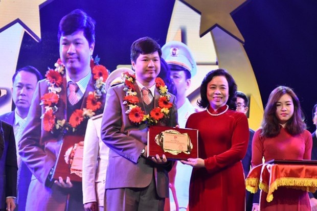 Phó Giáo sư-Tiến sỹ Lê Hoàng Sơn (Đại học Quốc gia Hà Nội) nằm trong top 10.000 nhà khoa học hàng đầu thế giới. (Nguồn: ybox.vn)