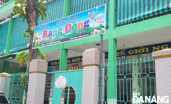 Một cơ sở Trường Mầm non Rạng Đông nằm trong khu dân cư chật hẹp ở quận Sơn Trà. Ảnh: NGỌC HÀ
