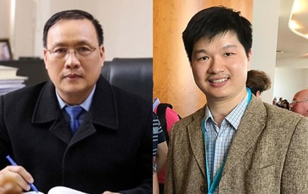 Professor, Doctor of Science Nguyen Dinh Duc (R) and Associate Professor, Dr. Le Hoang Son. (Photo: qdnd.vn)