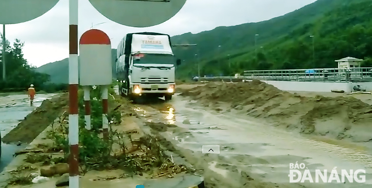 The Hai Van No.2 tunnel re-opened on Saturday morning