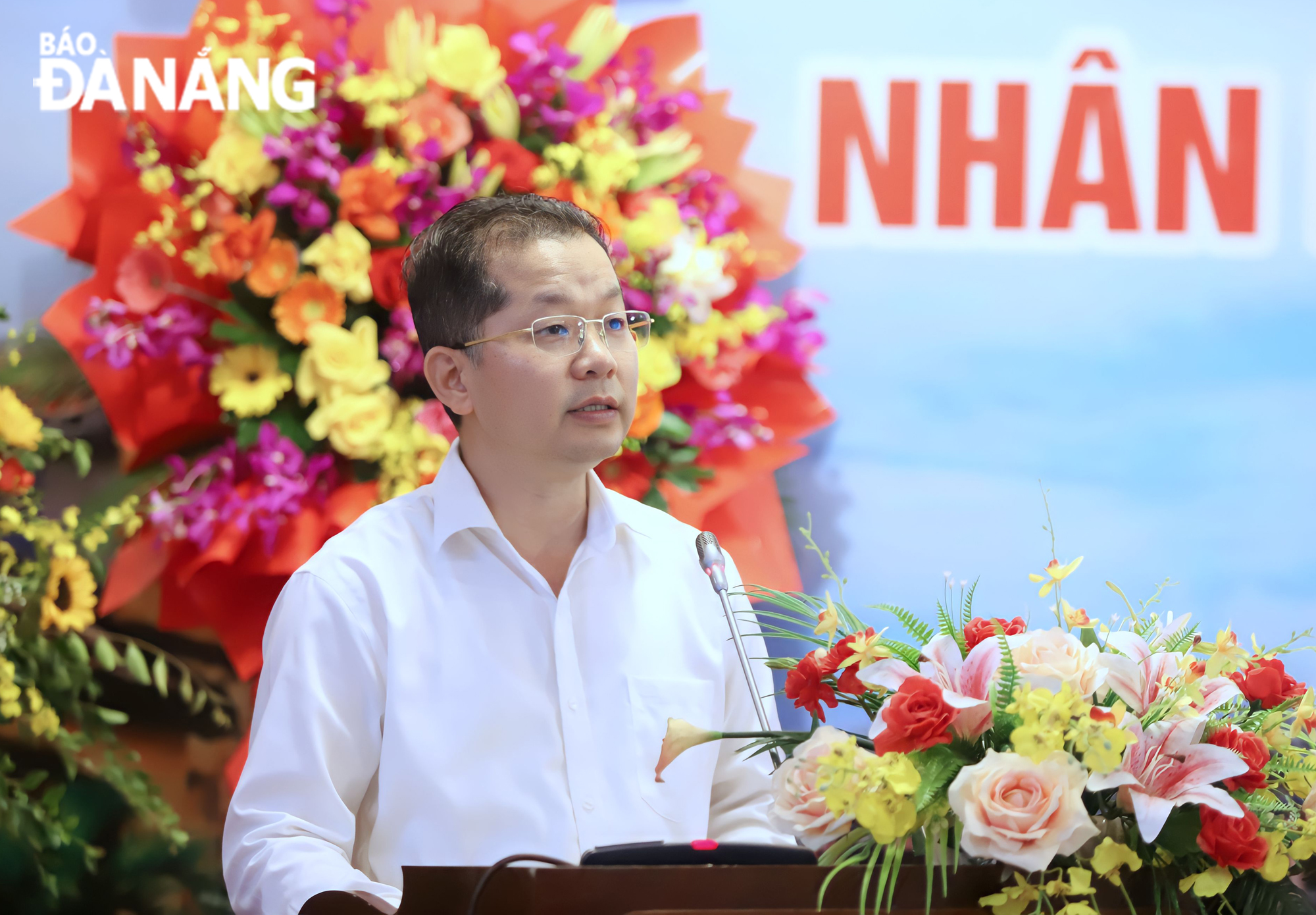 Bí thư Thành ủy Nguyễn Văn Quảng ôn lại truyền thống 55 thành lập Đặc Khu ủy Quảng Đà. Ảnh: NGỌC PHÚ
