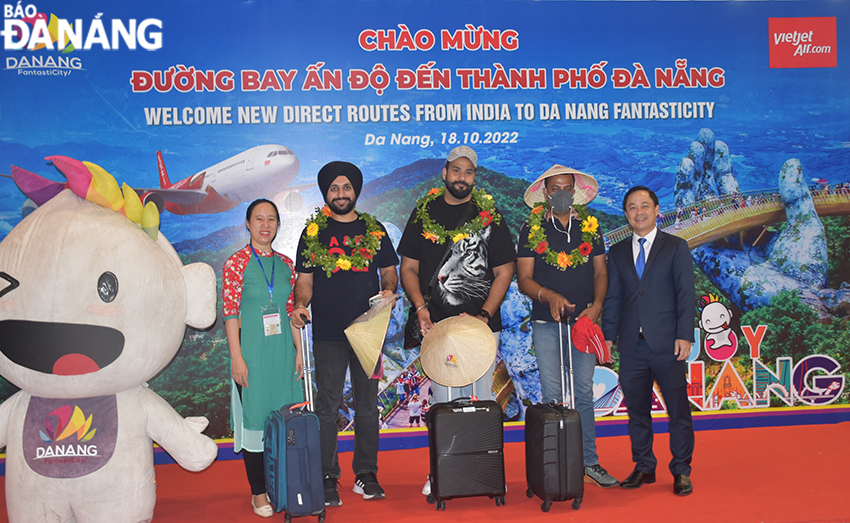 Indian guests are delighted to be welcomed at Da Nang International Airport. Photo: THU HA