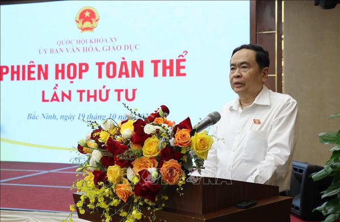Ủy viên Bộ Chính trị, Phó Chủ tịch Thường trực Quốc hội Trần Thanh Mẫn phát biểu tại phiên họp.