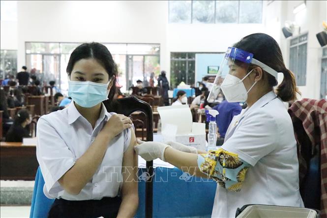 Vaccine là biện pháp hiệu quả phòng COVID-19. Ảnh: TTXVN