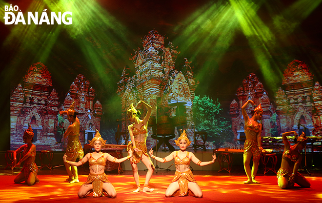 A Cham Apsara dancing performance named ‘The Moon Comes over the Ancient Tower’