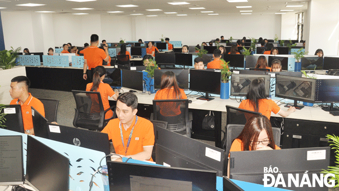 Engineers are working at the FPT Information Technology Centre based in Ngu Hanh Son District. Photo: T.LAN