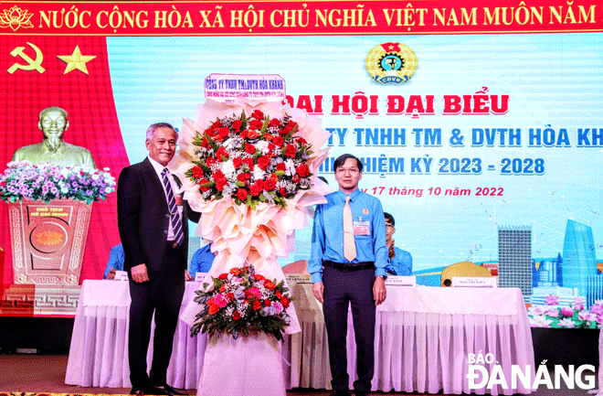 Công đoàn Công ty TNHH Thương mại và Dịch vụ tổng hợp Hòa Khánh đã làm tốt vai trò đại diện chăm lo, bảo vệ cho đoàn viên, người lao động; xây dựng quan hệ lao động hài hòa.  Trong ảnh: Đại hội Công đoàn công ty nhiệm kỳ 2023-2028. Ảnh: P.TRÀ