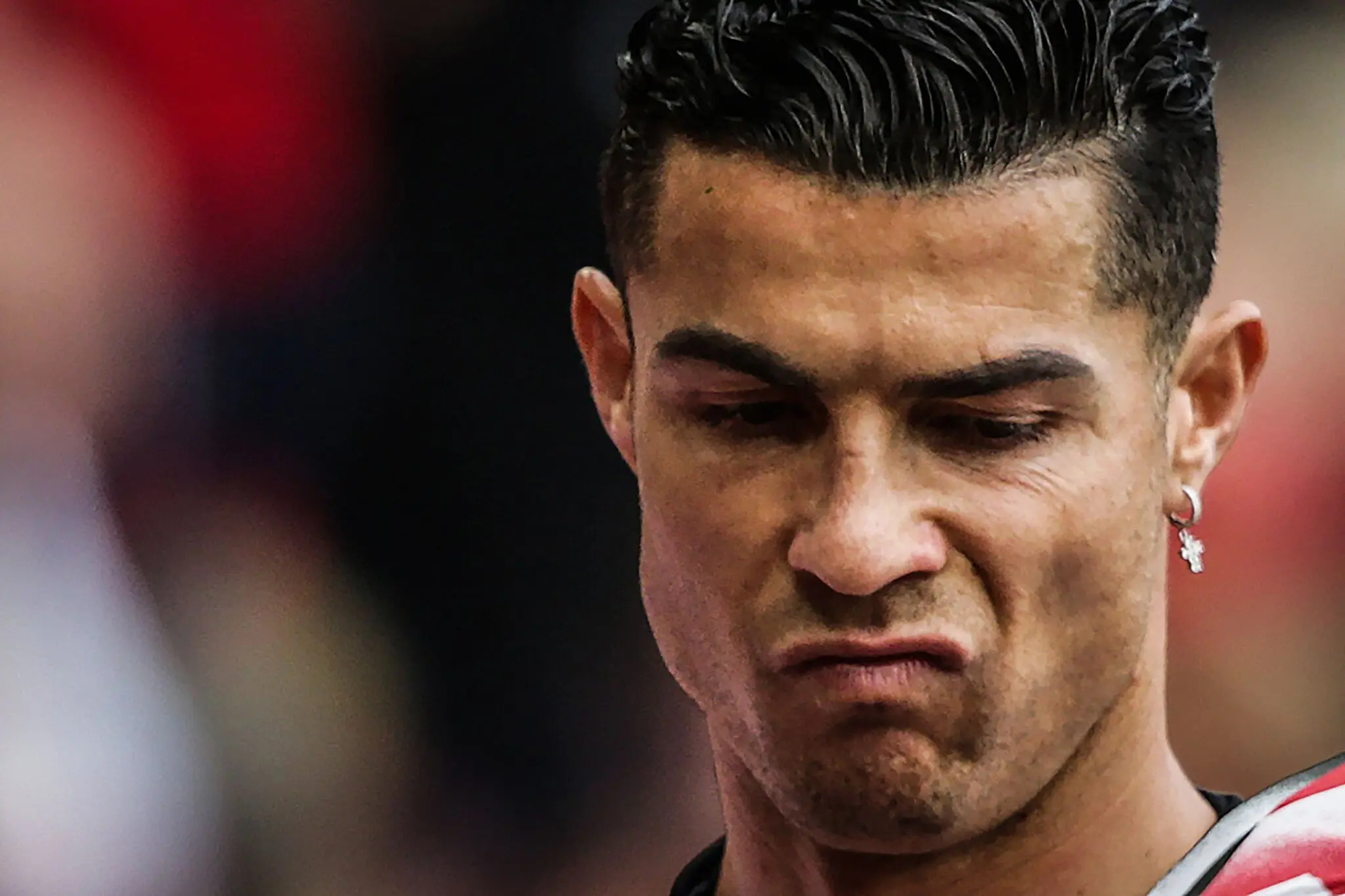 Cristiano Ronaldo thể hiện sự thất vọng trên sân Old Trafford. Ảnh: AFP