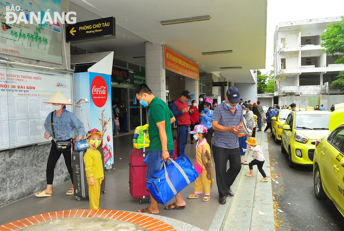 Children under 6 years old are exempt from train fares for Tet 2023