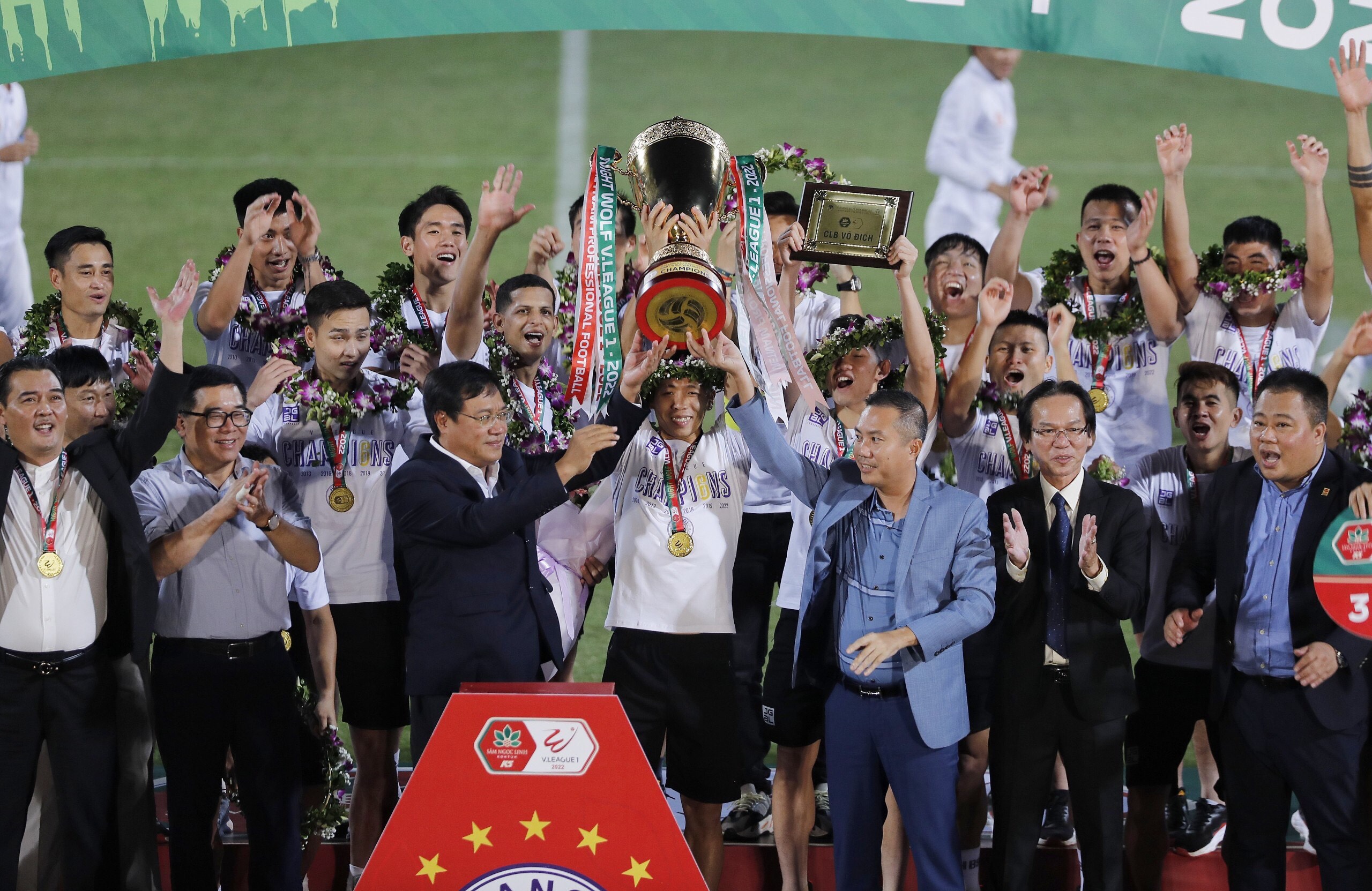 Hà Nội FC lần thứ 6 vô địch V-League