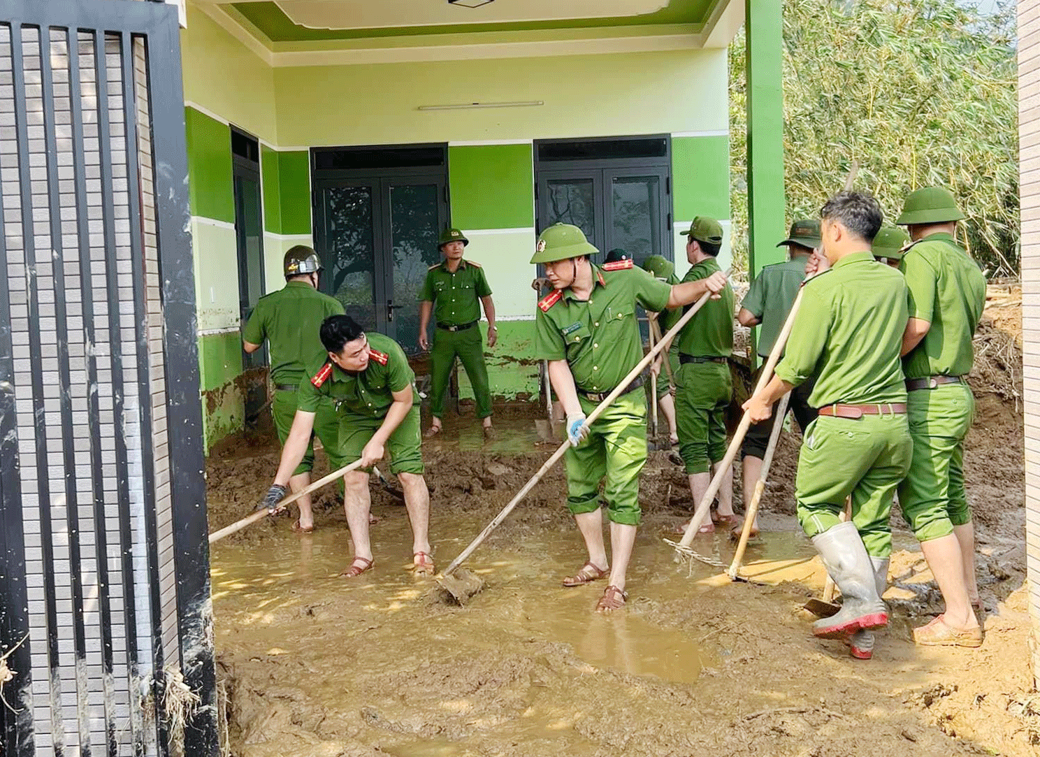 Dân vận góp phần bảo đảm an ninh trật tự