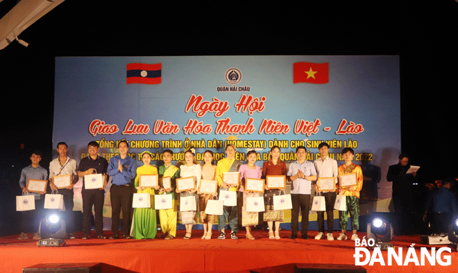 Ngày hội giao lưu văn hóa thanh niên Việt - Lào