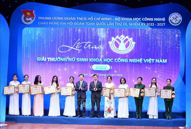 Trao Giải thưởng Quả Cầu Vàng và Nữ sinh Khoa học công nghệ Việt Nam 2022