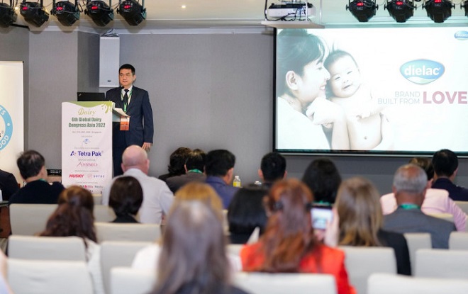 Câu chuyện về tình yêu thương hiệu Dielac đã được ông Nguyễn Quang Trí, Giám đốc điều hành Marketing chia sẻ tại hội nghị.
