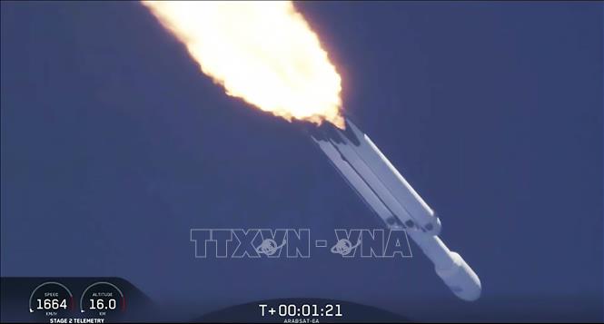 Tên lửa Falcon Heavy đưa vệ tinh viễn thông Arabsat-6A của Saudi Arabia lên quỹ đạo tại bãi phóng Cape Canaveral, bang Florida (Mỹ). Ảnh (tư liệu): TTXVN