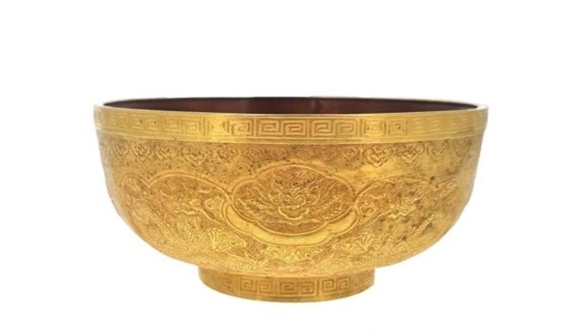 The gold bowl of Emperor Khải Định (1885-1925) has been sold for 680,000 euros (US$676,000) at auction by Million in Paris. Photo courtesy of the auction house.