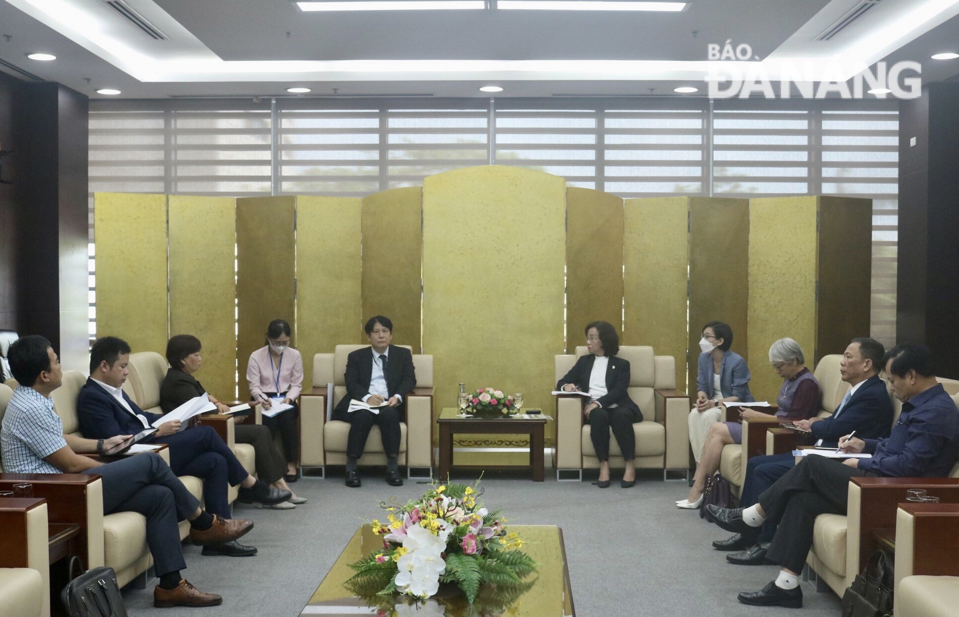 Vice Chairwoman of the Da Nang People’s Committee Ngo Thi Kim Yen in her Thursday reception for Japanese Consul General in the city Yakabe Yoshinori