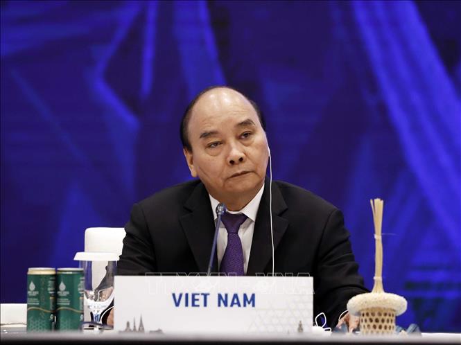 Chủ tịch nước Nguyễn Xuân Phúc dự Phiên họp thứ hai - Tuần lễ Cấp cao APEC 2022. Ảnh: Thống Nhất/TTXVN