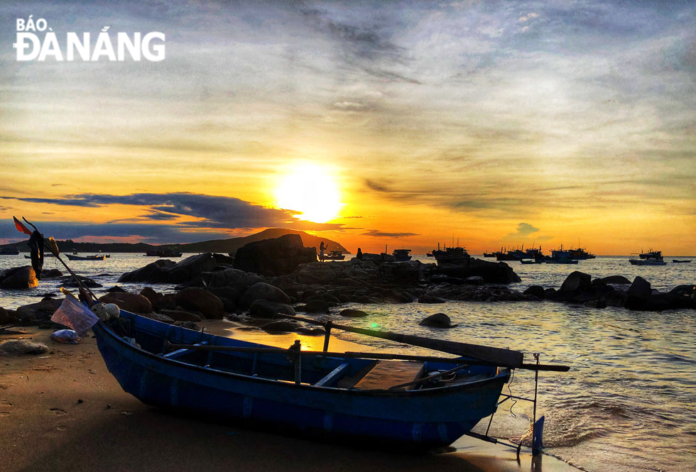The fishing village is only bustling for a few hours a day, then leaving a quiet space for the sound of waves.