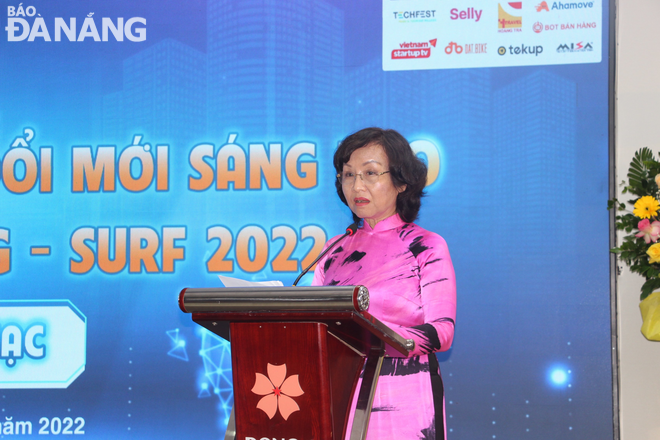 Vice Chairwoman of the Da Nang People's Committee Ngo Thi Kim Yen delivering an opening speech at SURF 2022. Photo: MAI QUE