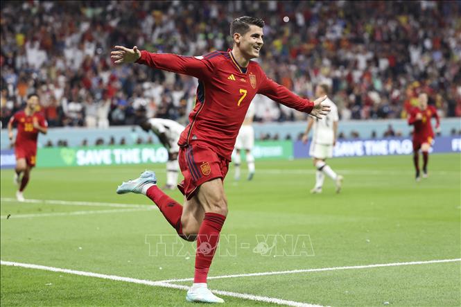 Tuyển thủ Tây Ban Nha Alvaro Morata mừng bàn thắng vào lưới tuyển Đức. Ảnh: THX/TTXVN