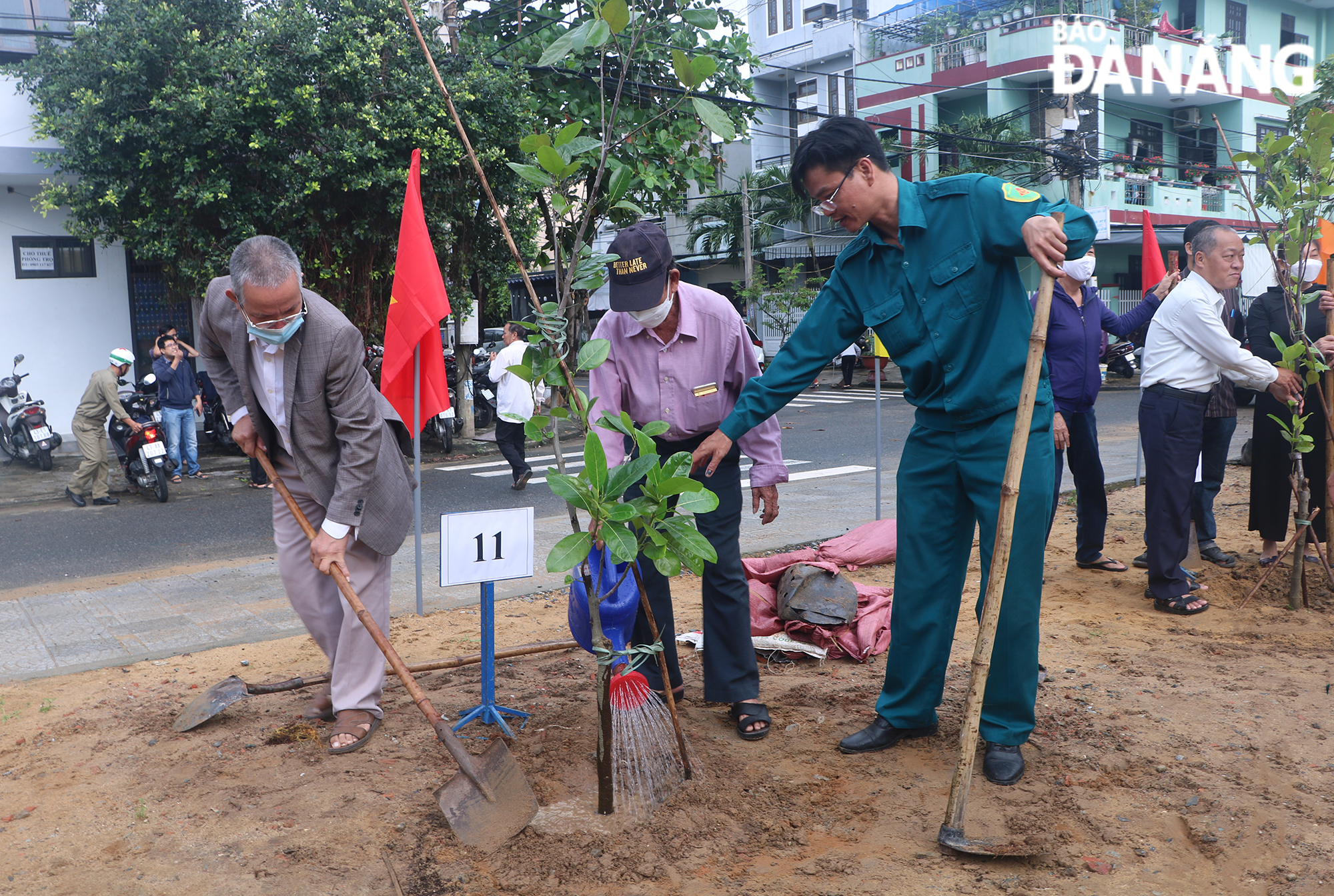 Quận Sơn Trà kêu gọi xã hội hóa cây xanh tại công viên, vườn dạo