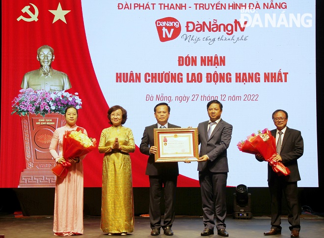 Đài Phát thanh - Truyền hình Đà Nẵng nhận Huân chương Lao động hạng Nhất