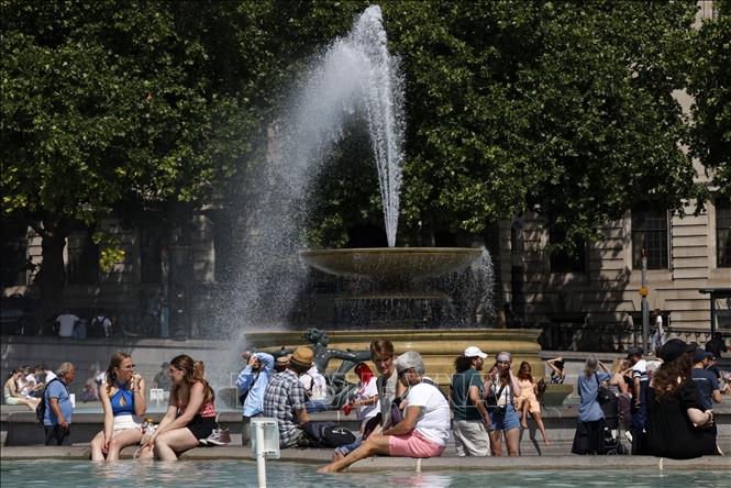Với nhiều đợt nắng nóng khắc nghiệt, 2022 là năm nóng kỷ lục của Anh