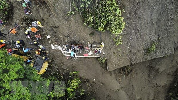 Hiện trường vụ lở đất ở khu vực hẻo lánh El Ruso, cách xa Pueblo Rico, Colombia ngày 4/12. (Ảnh: AFP/TTXVN)