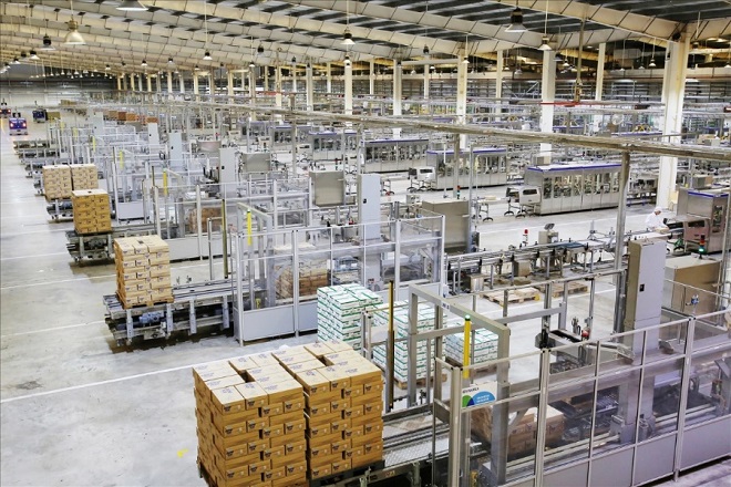 Siêu nhà máy sữa Việt Nam ứng dụng công nghệ 4.0, có công suất lớn, hiện sản xuất hơn 800 triệu lít sữa/năm. Ảnh: Công ty VNM cung cấ