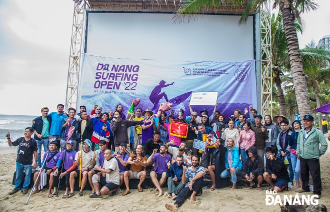 The first-ever Da Nang Surf Open 2022 attracted hundreds of domestic and foreign tourists.