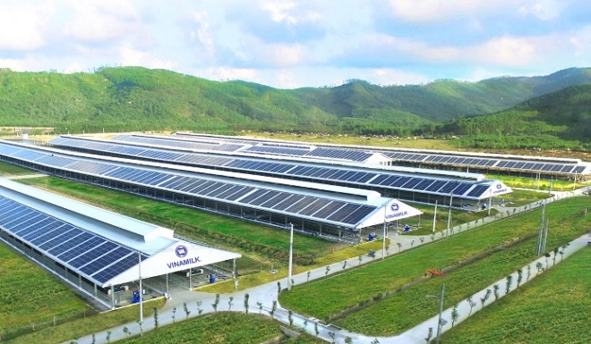 Hệ thống năng lượng mặt trời đã được lắp đặt tại các trang trại của Vinamilk. Ảnh: Công ty VNM cung cấp