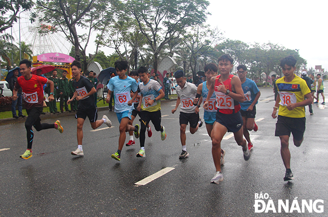 Athletes compete in the men's 3,000m race.