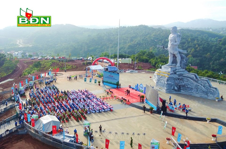 Tượng đài N’Trang Lơng và phong trào đấu tranh giải phóng dân tộc (1912 - 1936) góp phần giáo dục lịch sử, truyền thống yêu nước, sức mạnh đại đoàn kết các dân tộc của cộng đồng các dân tộc Tây Nguyên, khơi dậy khát vọng phát triển, quyết tâm xây dựng quê hương Đắk Nông giàu đẹp