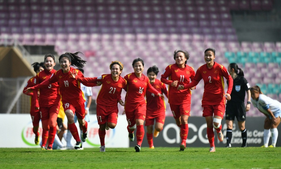 Việt Nam lần đầu góp mặt ở sân chơi lớn nhất dành cho bóng đá nữ. Ảnh: VFF