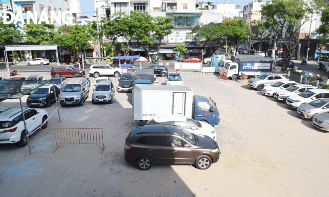 Khu đất ở số 172 Nguyễn Chí Thanh, phường Phước Ninh (quận Hải Châu) sắp được đưa ra đấu giá để kêu gọi đầu tư bãi đỗ xe thông minh. Ảnh: HOÀNG HIỆP