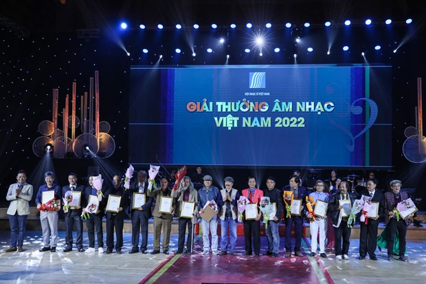 Các tác giả nhận Giải thưởng Âm nhạc Việt Nam năm 2022. (Ảnh: Quang Vinh/Vietnam+)