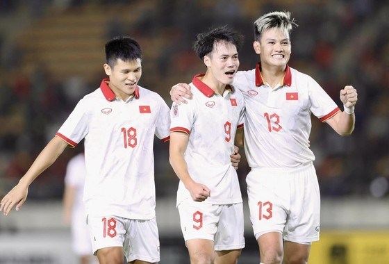 Viet Nam’s national men’s football team is at the 96th position in the latest FIFA rankings. (Photo: Vietnam Plus)