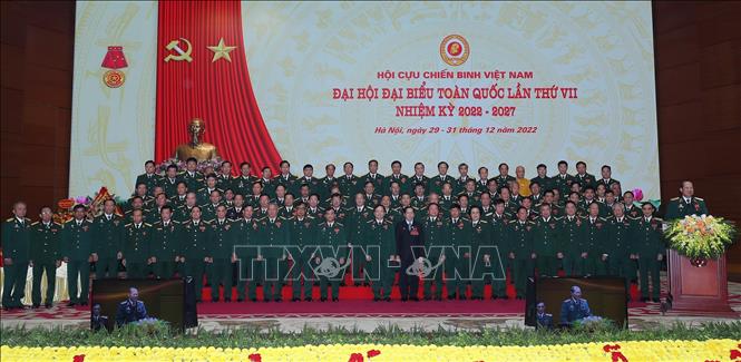 Ban Chấp hành Hội Cựu chiến binh Việt Nam khóa XII, nhiệm kỳ 2022 - 2027 ra mắt Đại hội. Ảnh: Trọng Đức/TTXVN