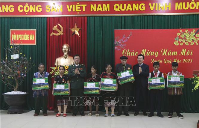 Thường trực Ban Bí thư Võ Văn Thưởng dự chương trình 'Xuân Biên phòng ấm lòng dân bản'