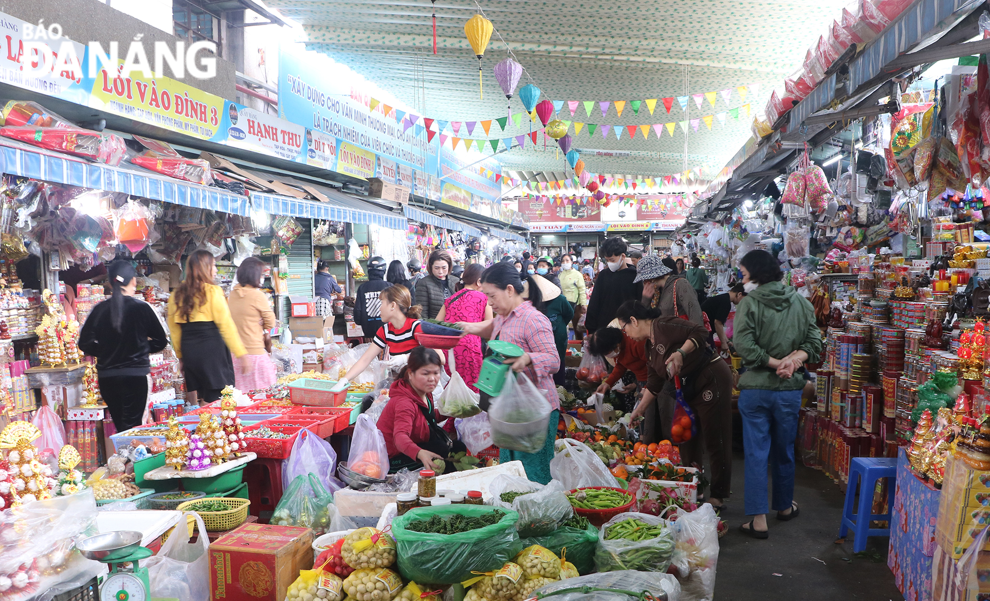 Hối hả phiên chợ cuối năm