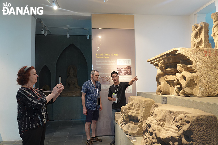 Foreigners at the Museum of Cham Sculpture  